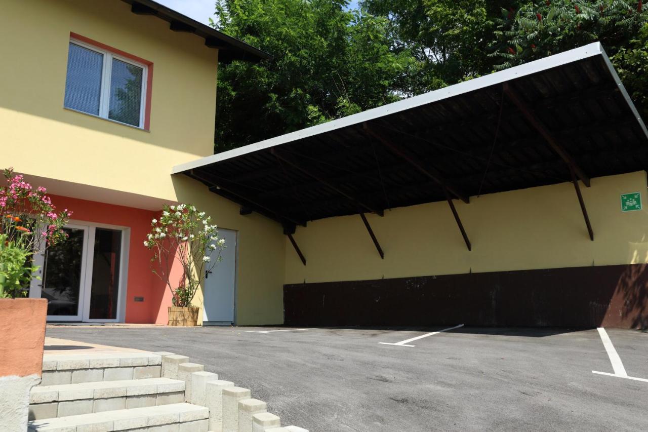Bed and Breakfast Sobe Grabar Ptuj Esterno foto